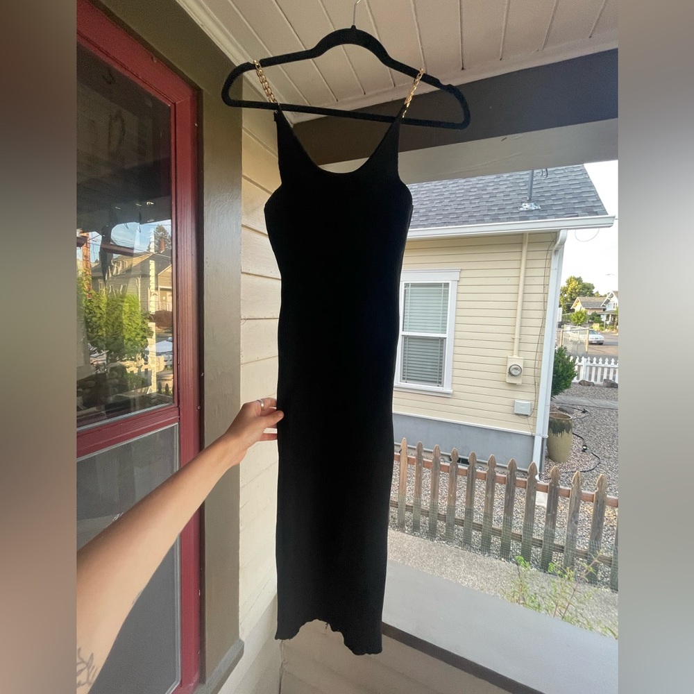Black Bodycon NWT, Midi, Chain Detail